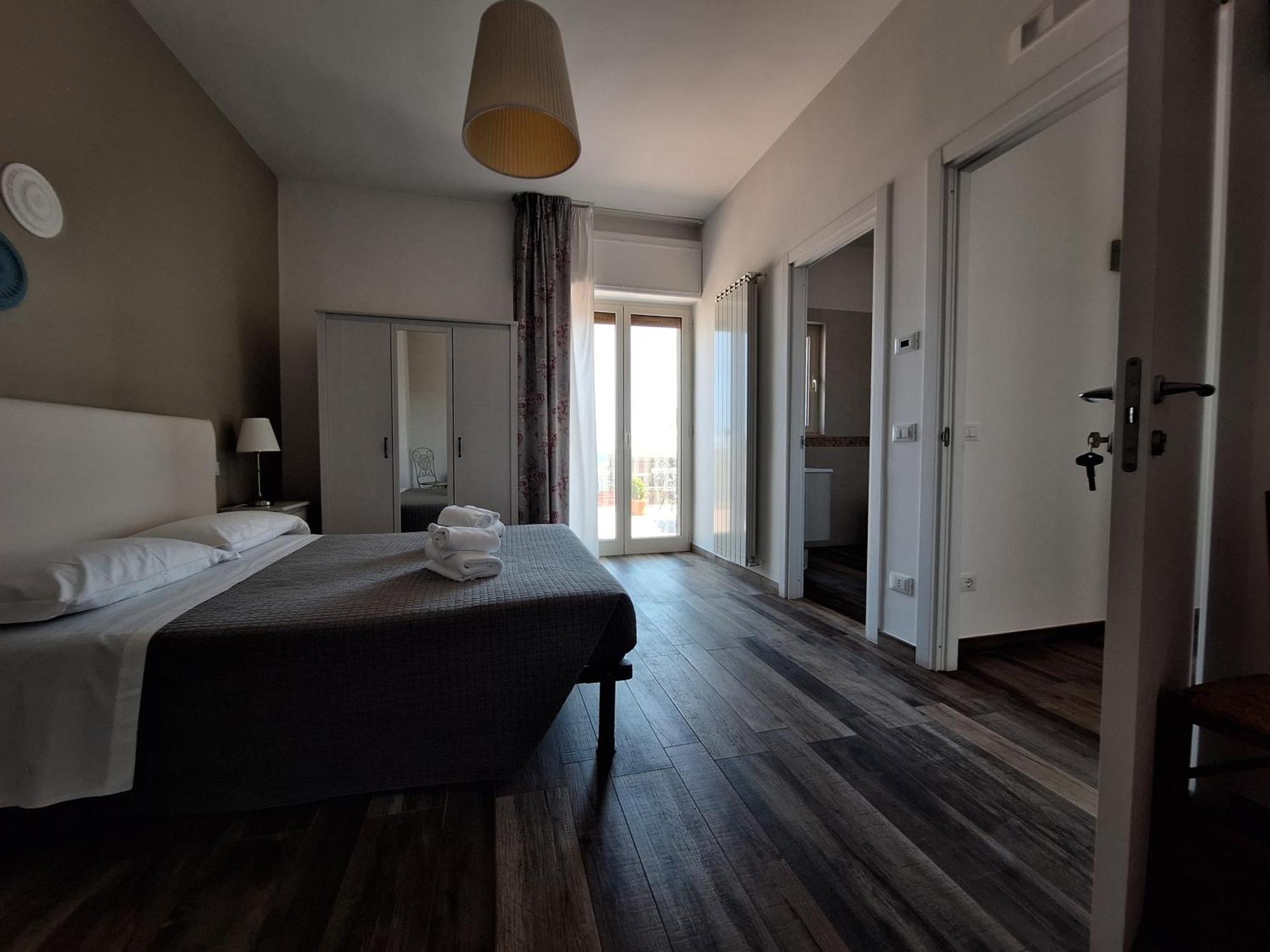 Отель Vistamare House Монополи Экстерьер фото